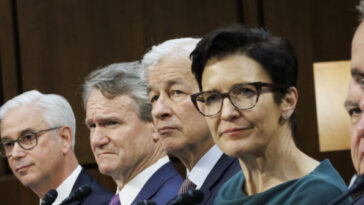 big-banks-cut-off-conservatives-and-christian-groups,-occ-investigation-finds