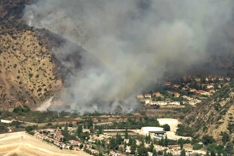 wildfire-erupts-in-socal-amid-red-flag-warnings-as-home-evacuations-ordered