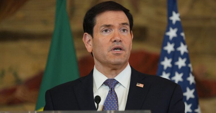 ‘suspicious-mailings’-containing-‘unknown-substance’-sent-to-offices-of-marco-rubio-and-other-politicians:-fbi