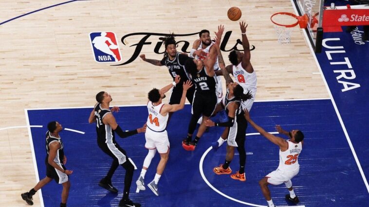 knicks-fan-recreates-og-anunoby’s-signature-game-4-tip-in-with-skeletons-in-iconic-halloween-setup