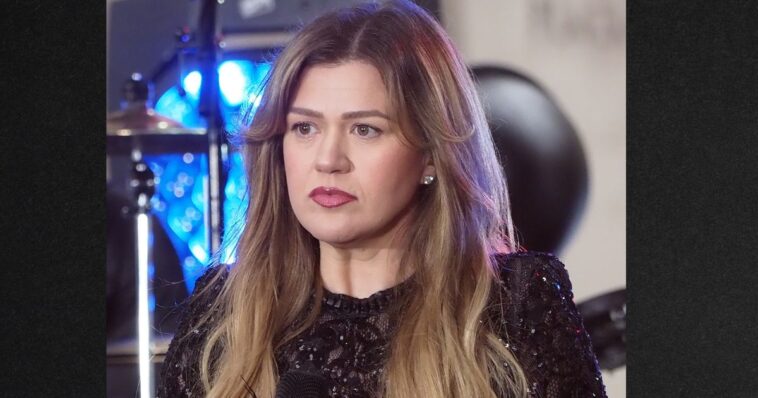 kelly-clarkson-gets-worst-backup-possible-as-loathed-star-kathy-griffin-comes-to-her-defense-in-insane-feud-with-small-shop-owner