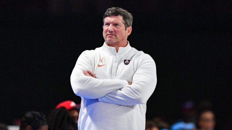 less-than-2-years-after-coaching-college-hoops-in-florida,-karl-smesko-leads-atlanta-dream-to-wnba-finals