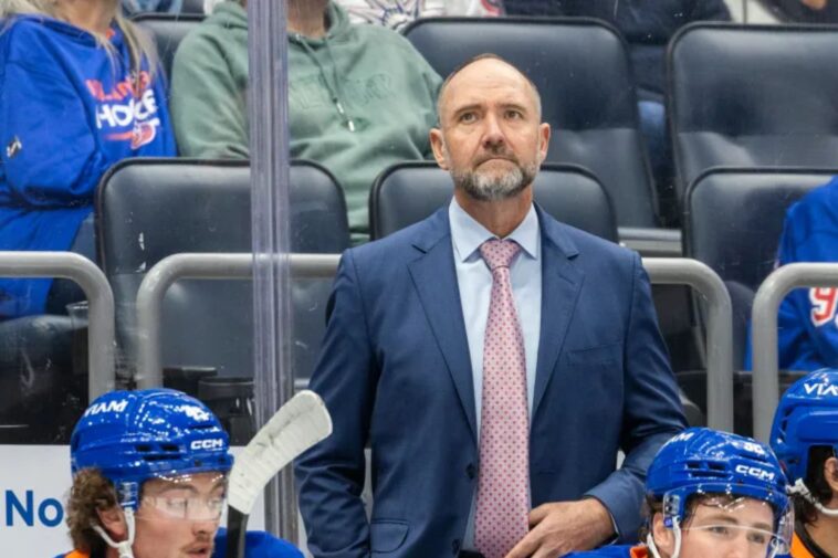 islanders-coach-benches-two-forwards-late-in-game-as-he-rips-team’s-poor-play