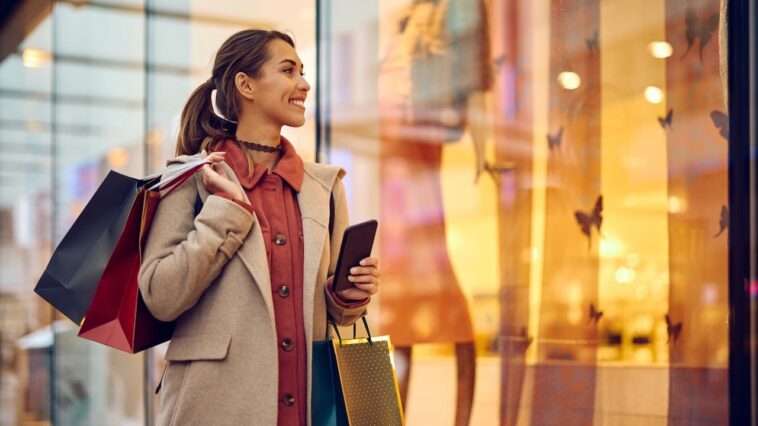 americans-say-they’re-broke.-so-why-can’t-they-stop-spending-so-much?