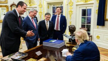 trump’s-capitol-hill-whisperer-reveals-secrets-to-president’s-dealmaking-as-he-heads-for-exit