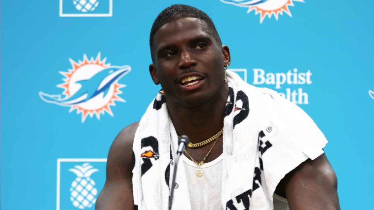 what-would-it-take-for-your-favorite-team-to-sign-tyreek-hill?