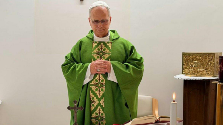 pope-leo-seen-in-first-photos-since-surgery-and-cancer-diagnosis