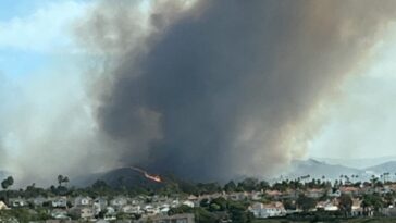 watch:-socal:-fire-erupts-in-south-orange-county,-explodes-to-over-465-acres-–-at-least-8-homes-engulfed…-developing