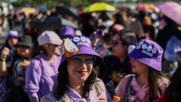 chile-military-police-praises-bts-fans-for-‘exemplary-behavior’-during-concert