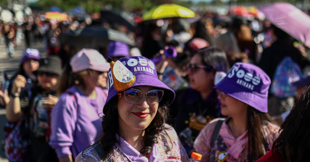 chile-military-police-praises-bts-fans-for-‘exemplary-behavior’-during-concert
