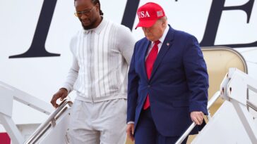 former-nfl-all-pro-running-back-joins-president-trump-for-georgia-midterms-rally