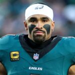 eagles-appear-set-to-add-qb-from-cowboys’-practice-squad-as-jalen-hurts-deals-with-blood-clot
