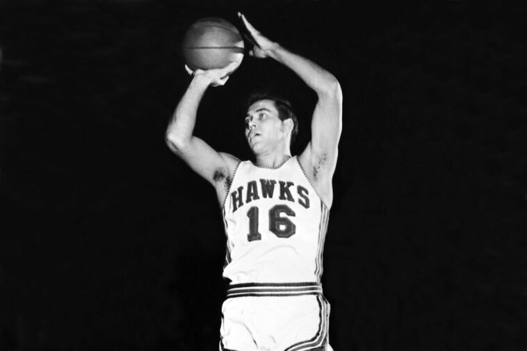 cliff-hagan,-basketball-hall-of-famer-and-champion-involved-in-famous-bill-russell-trade,-dead-at-94