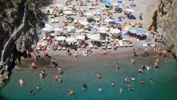 man-fights-for-his-life-after-tragic-cliff-jump-into-water-at-vacation-hot-spot