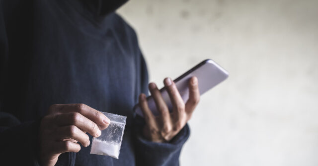 cops:-man-charged-with-fatally-overdosing-his-rape-victim-snapped-nude-photos-of-her-for-friends-instead-of-getting-help