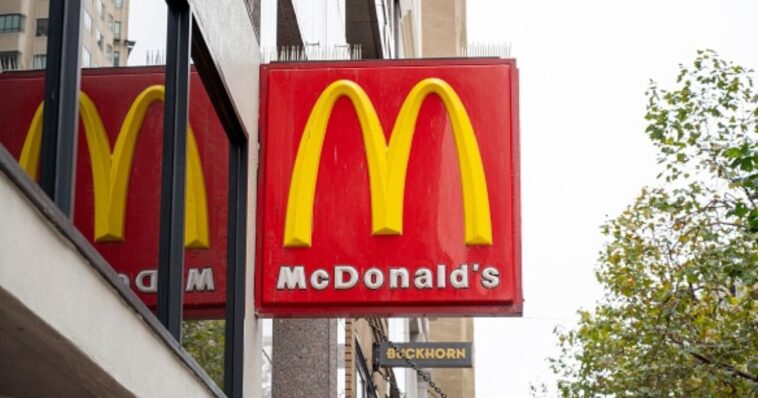 lawsuit-accuses-mcdonald’s-of-ai-scheme-to-nickel-and-dime-customers-‘down-to-the-last-french-fry’