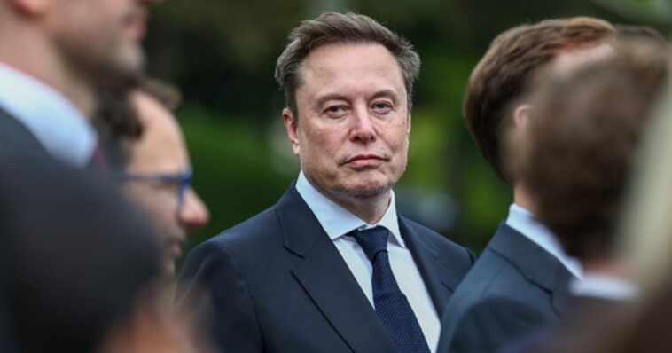 with-one-check,-elon-musk-donated-more-to-a-gop-pac-than-the-dem-senate-fund-raised-for-an-entire-quarter