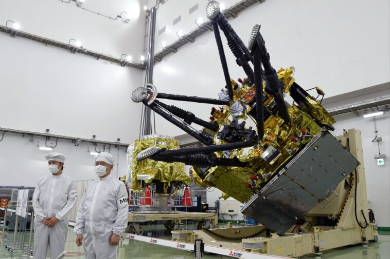 japan-to-launch-first-ever-mission-to-get-samples-from-a-martian-moon