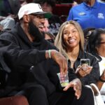 lebron-james’-wife-declines-to-upgrade-best-friend’s-flight,-kicking-off-hot-debate