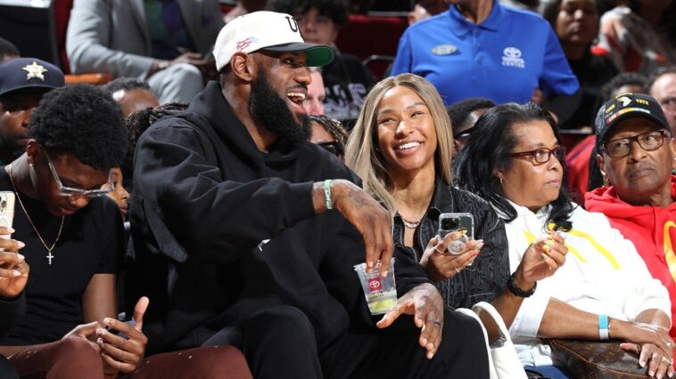 lebron-james’-wife-declines-to-upgrade-best-friend’s-flight,-kicking-off-hot-debate