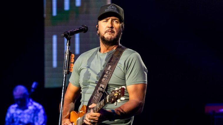 luke-bryan’s-son-thanks-fans-for-prayers-after-painful-high-school-football-injury