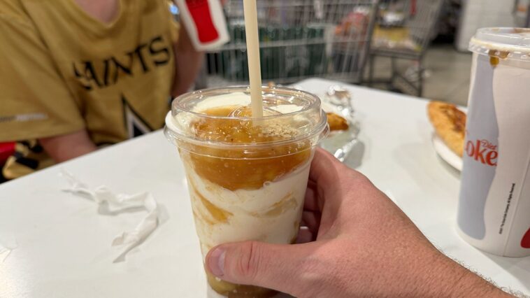costco-shoppers-spot-new-food-court-dessert-with-classic-american-twist-just-in-time-for-fall