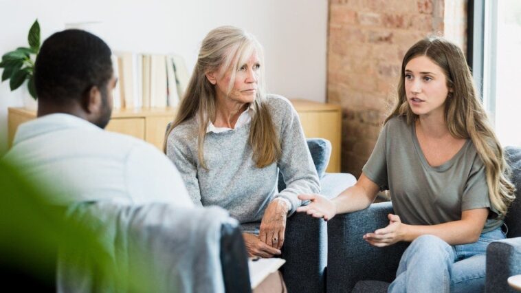 adult-children-cutting-off-parents-as-some-blame-therapy-for-family-estrangements