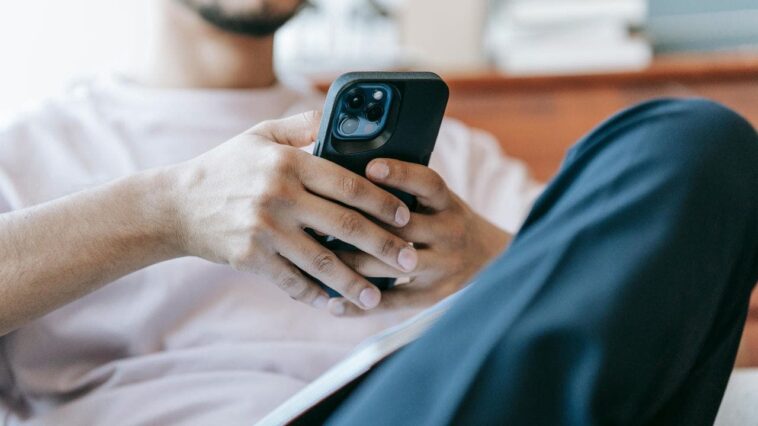 new-iphone-spyware-can-steal-passwords-and-photos