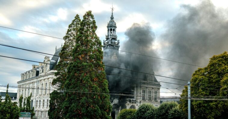 19th-century-french-architectural-wonder-that-survived-2-world-wars,-just-fell-to-masked-anti-western-rioters