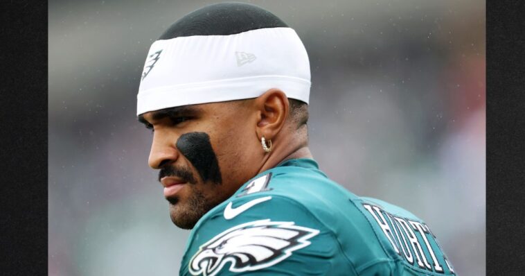 eagles-qb-jalen-hurts-pulled-for-season,-doctors-find-multiple-blood-clots-in-his-lungs