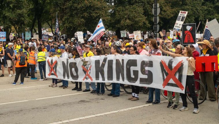 900-injured-at-peaceful-chicago-‘no-kings’-rally