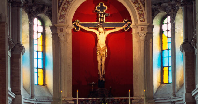 ecuadorian-priest-dies-after-cross-falls-on-him-during-livestreamed-homily:-‘one-day,-all-of-us-here-will-die’