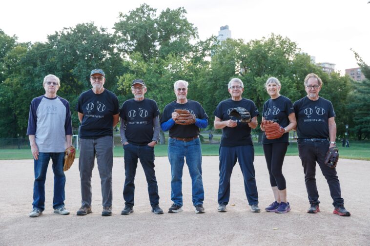meet-nyc’s-oldest-softball-team,-still-swinging-since-1982