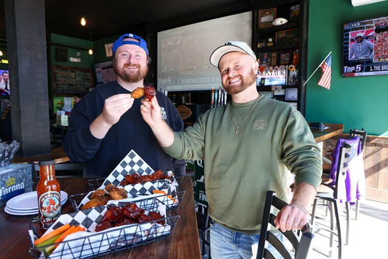 who-has-long-island’s-best-wings?-festival-hosted-by-the-‘dave-portnoy-of-wings’-intends-to-find-out