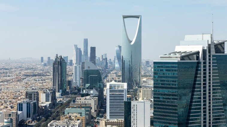 travelers-to-hot-spot-sternly-warned-by-state-department-as-officials-deny-wider-gulf-shutdown