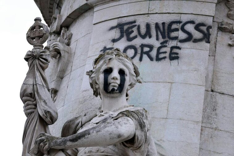 what-france’s-intellectual-suicide-reveals-about-the-west