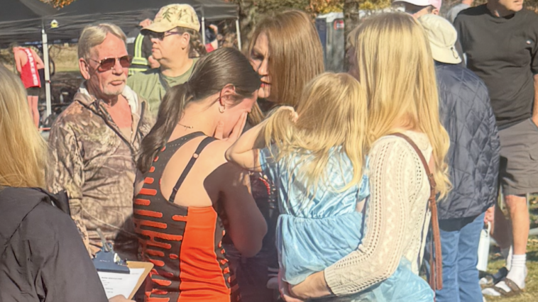 washington-high-school-girl-walks-off-starting-line-alone-in-protest-of-trans-runner,-ending-her-season