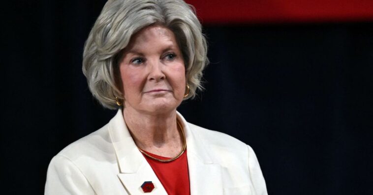 white-house-sets-deadline-for-politico-to-retract-‘defamatory’-articles-or-face-‘consequences’