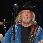 john-anderson,-country-music-hall-of-famer,-dies-at-71