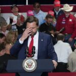 watch:-jd-vance-turns-to-prayer-as-medical-emergency-halts-rally