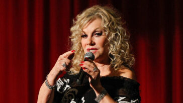 dolly-parton’s-sister-stella-calls-for-elon-musk-to-‘die’