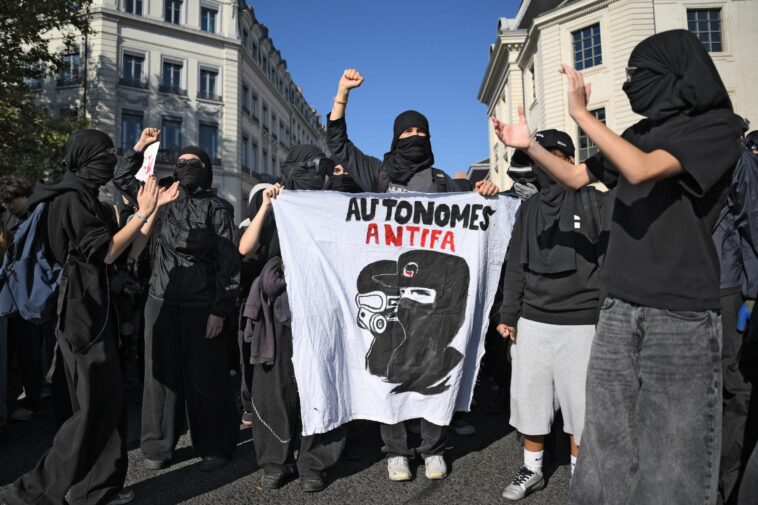fifty-antifa-groups-in-france-join-vast-network-to-ensure-chaos-in-weekend-protests