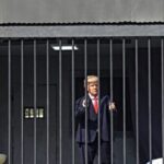 iran-imprisons-‘trump’-in-cage-above-tehran