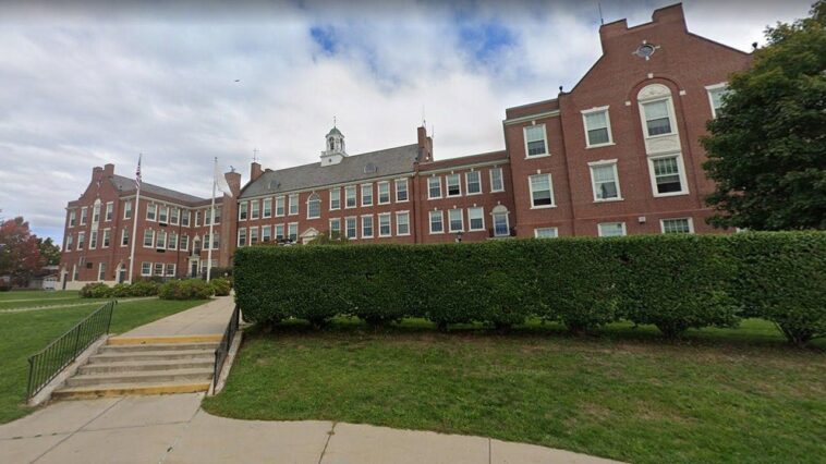 exclusive:-rhode-island-school-district-accused-of-hiding-kids’-gender-transitions-from-parents
