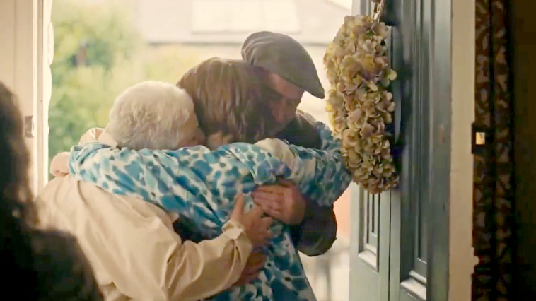 irish-politicians-disavow-‘demeaning’-psa-warning-grandparents-not-to-hug-family-without-asking-consent