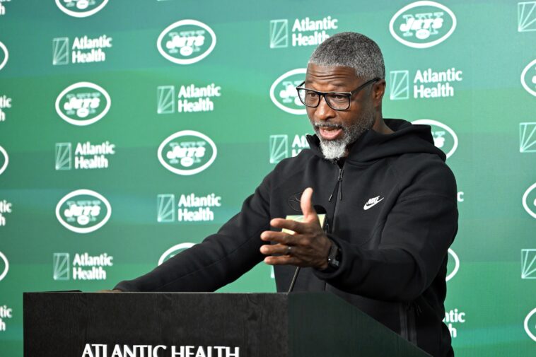 aaron-glenn-faces-$250k-fine-for-conduct-toward-nfl-officials
