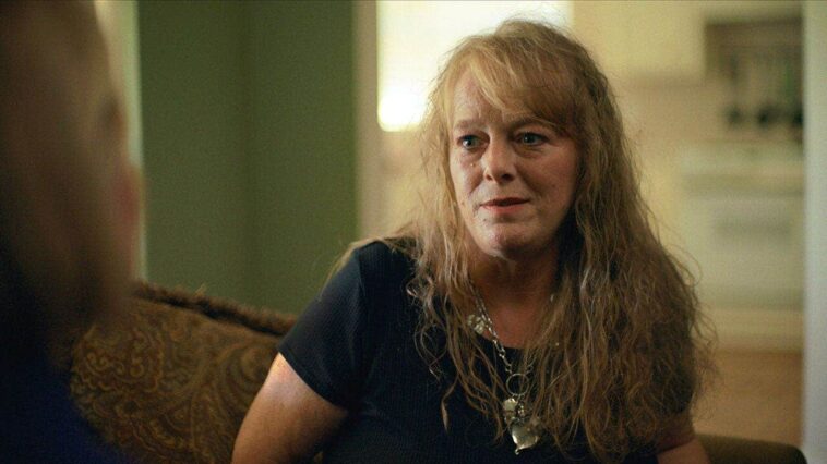 jon-bon-jovi-impersonator-uses-ai-videos-to-scam-woman-out-of-$10k,-nearly-costing-her-home
