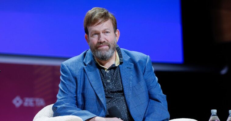 blue-wave-crushed?-frank-luntz-warns-cnn-of-flawed-polling-and-defiant-trump-voters