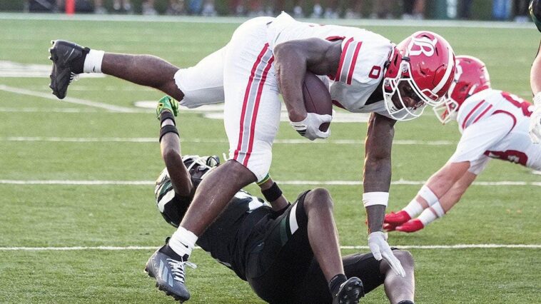 menacing-high-school-running-back-executes-one-of-the-most-punishing-kickoff-blocks-you-will-ever-witness