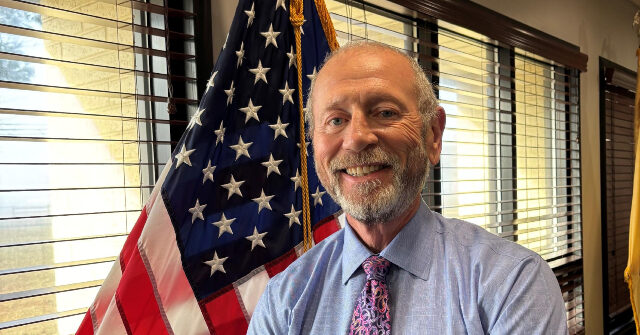 watch-—-new-jersey-mayor-lunges-at-resident-accused-of-targeting-his-family:-‘i-just-basically-snapped’